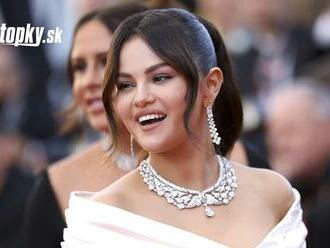 Selena Gomez BAVILA ľudí na verejnosti: To VÁŽNE vyšla do ulíc v TOMTO?!