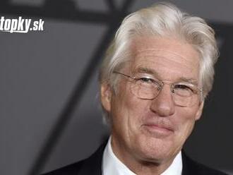 Hviezdny Richard Gere na premiére s RODINKOU: Krásna manželka a syn... Charizma po otcovi!