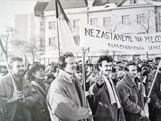 Mimoparlamentné strany si pripomínajú Nežnú revolúciu! Veľká kritika vlády: Tieto kroky ohrozujú demokraciu