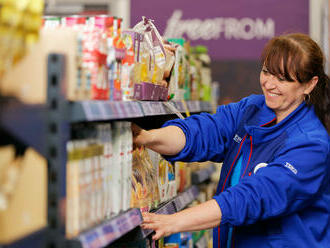 Tesco znižuje ceny o hodnotu DPH  z 10 % na 0 % pri stovkách potravín