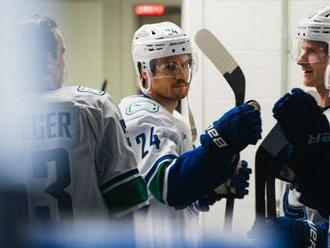 Canucks hľadajú na trhu posily pre obranu i útok