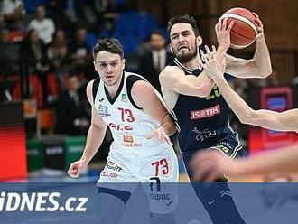 Nymburští basketbalisté v ligovém šlágru deklasovali Opavu o 35 bodů