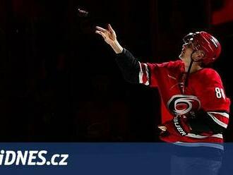 Nečas se dvěma body opět osamostatnil na čele produktivity NHL