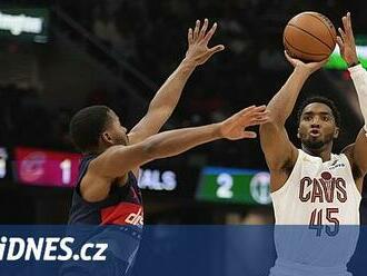 Cleveland je i nadále nejlepší, v závěru ustál nápor posledního týmu NBA