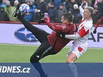 ONLINE: Slavia - Sparta, tradiční Silvestrovské derby legend pražských S