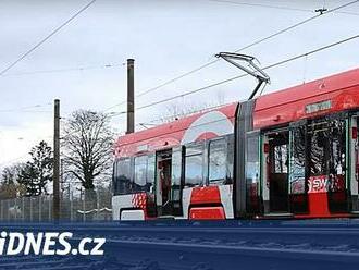 Škodovácké tramvaje začaly brázdit Bonn. Mají i ekologickou klimatizaci