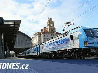 Z Prahy vyjel první Baltic Express. Měl zpoždění kvůli WC, pak nešlo topení