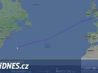 Zápach prasat změnil trasu. Let z Amsterdamu nouzově přistál na Bermudách