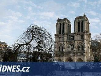 Notre-Dame se po pěti letech znovu otevírá. Na slavnosti se sešli světoví lídři