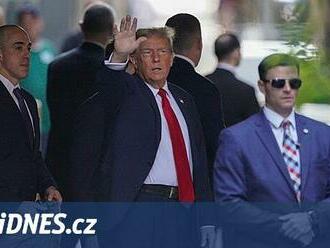 Trump je stále vinen za umlčování pornoherečky. Soud odmítl zrušit verdikt