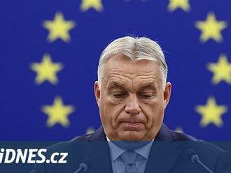 Orbán před volbami mění pravidla. Baště opozice ubírá obvody, mluví o demografii