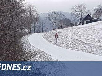 Na západě Česka se v noci a ráno může tvořit náledí, varují meteorologové