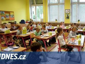 Angličtina bude povinná od 1. třídy, ministerstvo schválilo nové programy