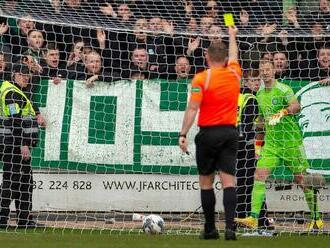 Revolučná novinka: Zdržuješ, daruješ roh. Futbal chce zmeniť pravidlo, ktoré nikto nedodržiava