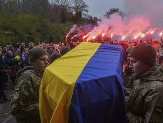 Zelenskyj prezradil, koľko ukrajinských vojakov padlo od vypuknutia vojny. A v čom sa líšia jeho a Trumpove údaje o ruských stratách?