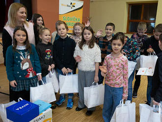 Fantastické! Tretiaci z dedinky pri Pezinku zvíťazili v medzinárodnej súťaži! „Mám slzy na krajíčku,“ je dojatá riaditeľka