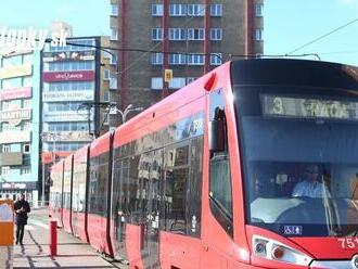 Hlavné mesto deklaruje, že robí všetko pre spustenie električky do Vianoc