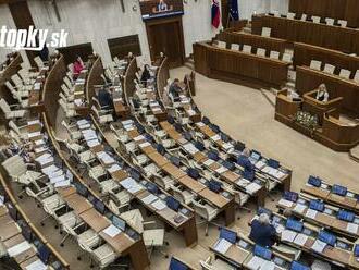 Poslanci národnej rady v utorok zasadli, prelomili veto prezidenta: Toto sú návrhy, ktoré prerokovali