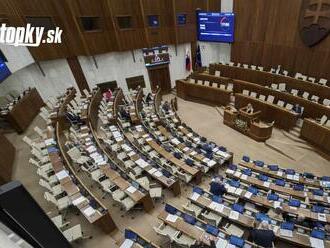 Poslanci začali diskusiu k návrhu o dostupnosti zdravotnej starostlivosti: Hlasovanie presunuli na 19.00 h