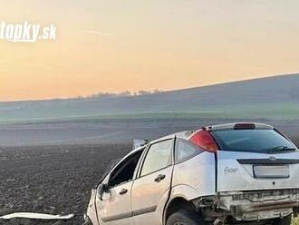 Šialená jazda mladého vodiča skončila tragicky: FOTO Vozidlom zišiel z cesty a niekoľkokrát sa prevrátil!