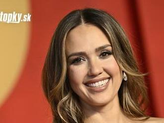 Jessica Alba poblázni každého muža: V bikinách obhájila titul BOHYNE pláže!