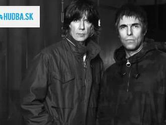 Liam Gallagher a John Squire vypredali turné. Stačilo im na to 30 sekúnd