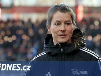 Kuriozita, nebo historický průlom? Fotbalistům Union Berlín dočasně velí žena