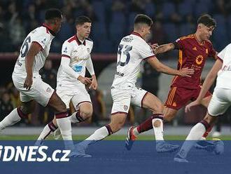 AS Řím porazil v italské fotbalové lize Cagliari, dva góly dal Dybala