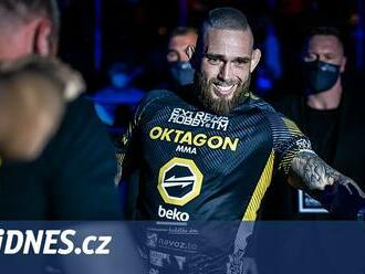 MMA mi vyhovuje víc než hokej, říká Brož. Představí se na Oktagonu v Německu