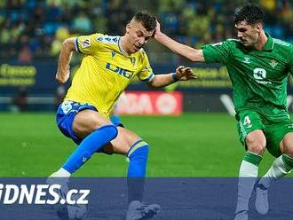 Fotbalisté Betisu porazili v předehrávce španělské ligy Cádiz