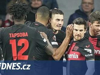 ONLINE: Německo žije šlágrem. Bayern prohrává v Leverkusenu, Češi na lavičce