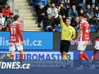 Slovácko - Pardubice 1:2, hosté vyhráli i v deseti, v nastavení rozhodl Hlavatý