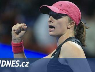 Tenisová jednička Šwiateková potřetí za sebou ovládla turnaj v Dauhá