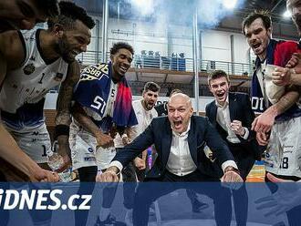 Basketbal dostává v Maďarsku víc peněz než celý český sport, říká Pavlík