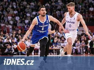 Na úvod bojů o EuroBasket prohra o osm bodů. Češi padli v hlučné řecké vřavě