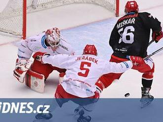 Hokejový Hradec by se rád naladil na play off. Začne na Spartě