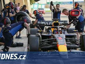 Zastaví někdo Red Bull a uspěje oběť z Ferrari? Sezona F1 nabízí i další zápletky