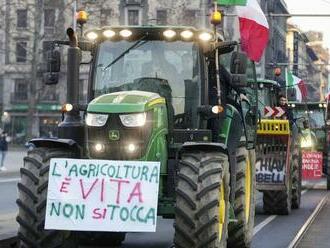 Farmári tiahnu Európou, traktory sa vydali aj do Ríma