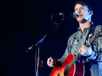 Britský spevák James Blunt má armádu v krvi. Nasadili ho aj v bývalej Juhoslávii