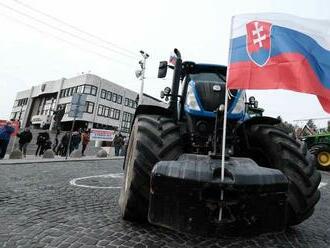 ONLINE: Macho o proteste farmárov: Nechceme byť obmedzovaní nariadeniami z Bruselu. EÚ je úžasný projekt, ale v zlých rukách