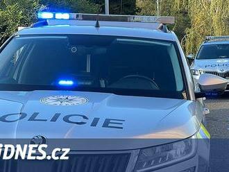 Někdo pravděpodobně vraždil na Jihlavsku. Policie nařídila pitvu