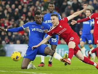 Na demontáži Chelsea sa gólom podieľal aj hviezdny Maďar. Liverpool si zastrieľal hoci nepremenil penaltu