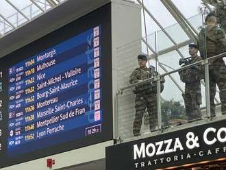 Na parížskej stanici Gare de Lyon útočník pobodal troch ľudí, polícia ho zadržala