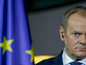 Tusk s údivom počúval Ficove slová o Ukrajine. Summit v Prahe podľa neho odhalí, či má V4 zmysel