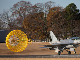 Tento rok dostane armáda tri zo 16 objednaných stíhačiek F-16. Dodanie vozidiel 8x8 nechcel rezort obrany konkretizovať