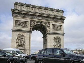 Chystáte sa do Paríža s veľkým autom? Zo zdraženia parkovného sa zakrúti hlava