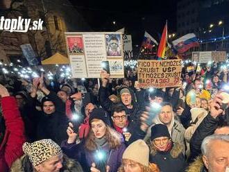 AKTUÁLNE Masívne protesty proti vláde! Tisíce ľudí po celom Slovensku vyšli do ulíc: Doprava je obmedzená