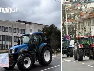 AKTUÁLNE Farmárske protesty už spôsobujú kolaps! Traktory dnes ochromili mestá