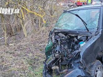 FOTO z brutálnej tragédie! Auto skončilo úplne zdemolované: Vodič   nemal šancu prežiť