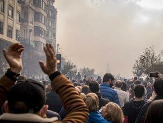 Opozícia zvolala protest: Do ulíc vyšlo takmer 100-tisíc ľudí! TOTO žiadajú